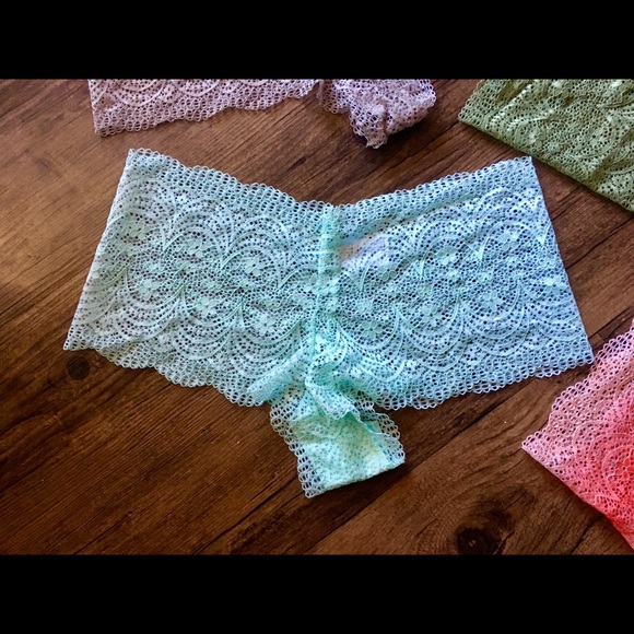 Set of 4 Lacey Panties - Picture 3 of 6